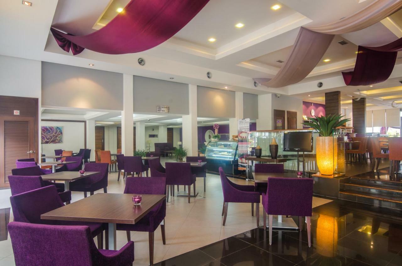Puri Pujangga Hotel Банги Экстерьер фото